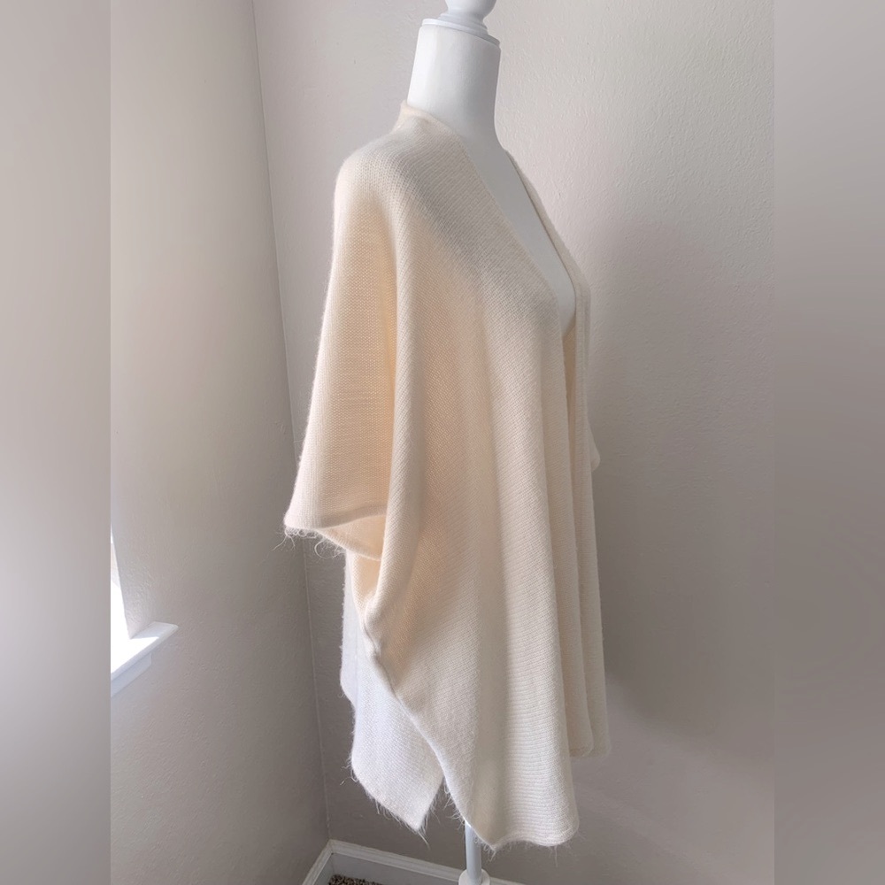 Elegant Cream Women's Poncho - Picture 2 of 4